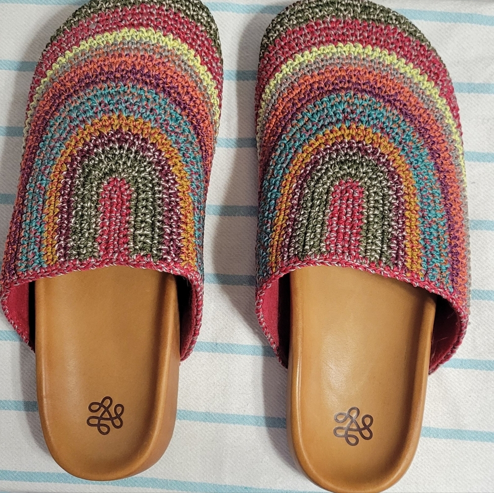 SAK Bolina clogs size 9